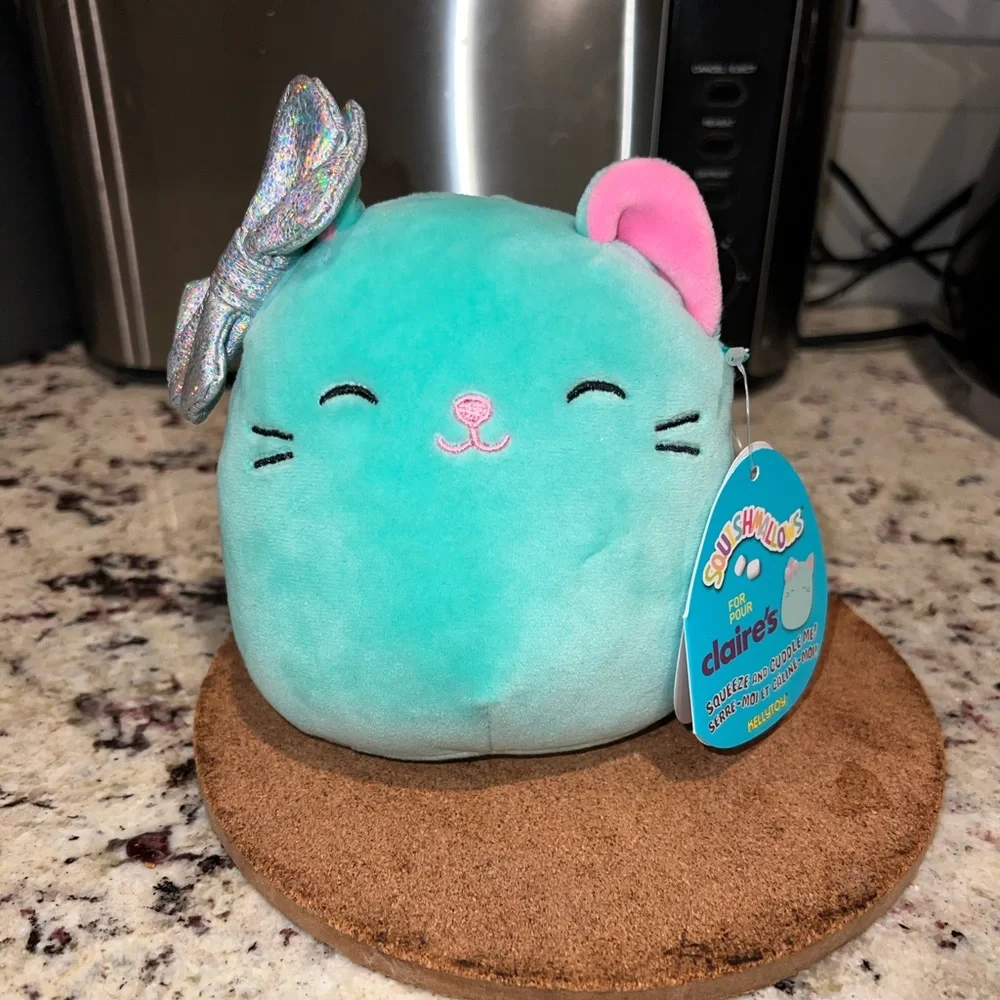 New Charisma the Cat Claire’s Exclusive Squishmallows - Picture 1 of 10
